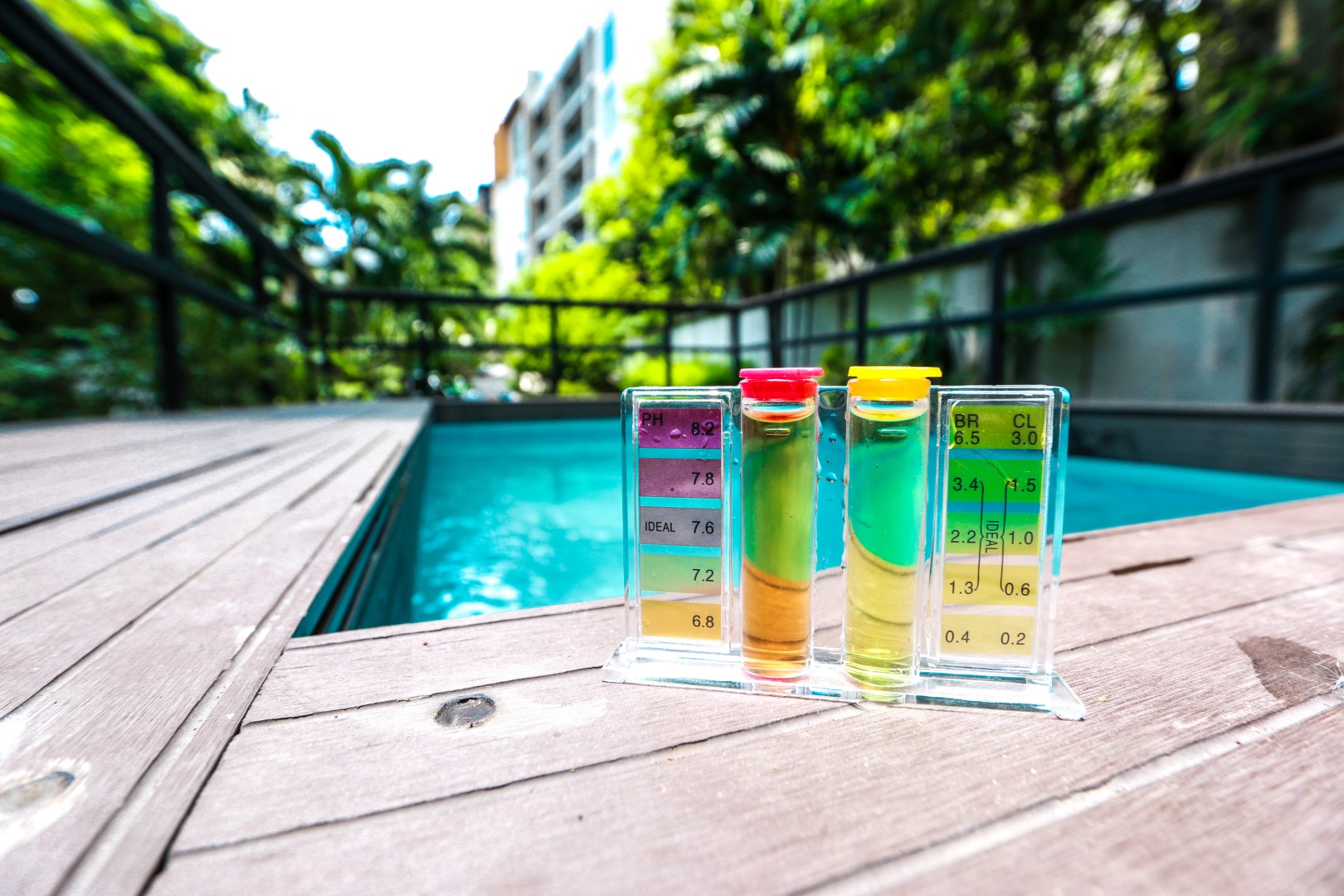 Clean the pool And measure the pH of the water