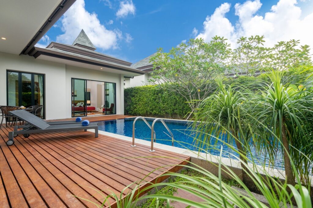 swimming pool services for dallas luxury home